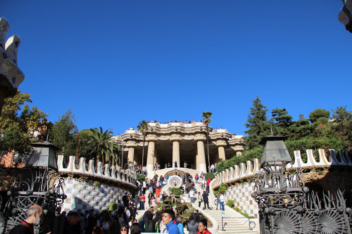 برشلونة.. حديقة «بارك جويل» معلم تاريخي في قائمة مواقع التراث العالمي
